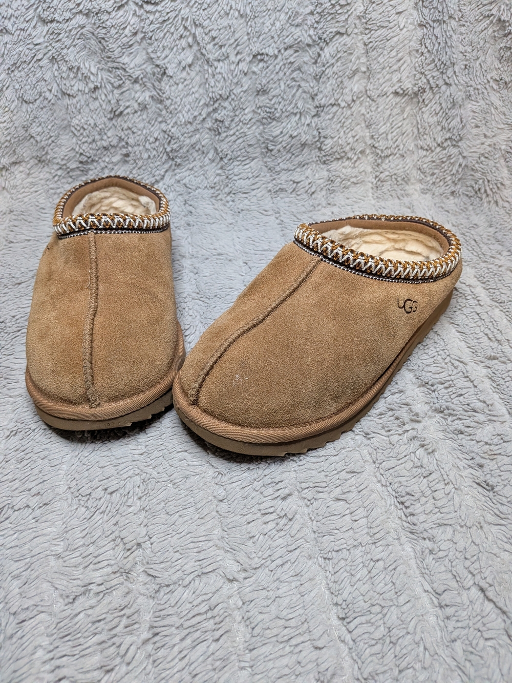 UGG Kids Tasman Chestnut Suede Shearling Slippers Size 4